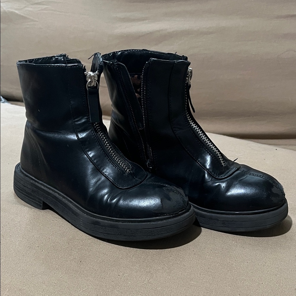 Steve Madden Black Zipper Boots